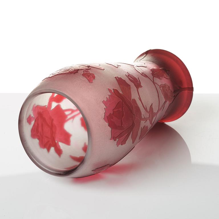 Karl Lindeberg, an Art Nouveau cameo glass vase, Kosta early 20th century.