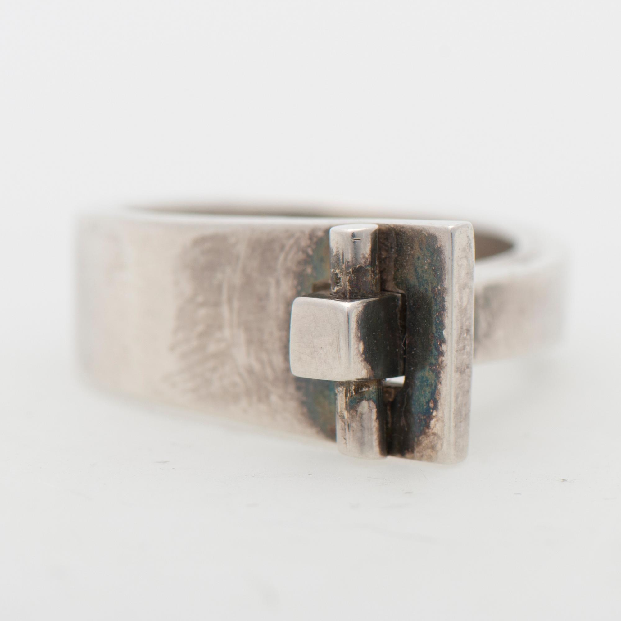 A PEKKA PIEKÄINEN RING, silver. Auran Kultaseppä, Turku Finland 1973.