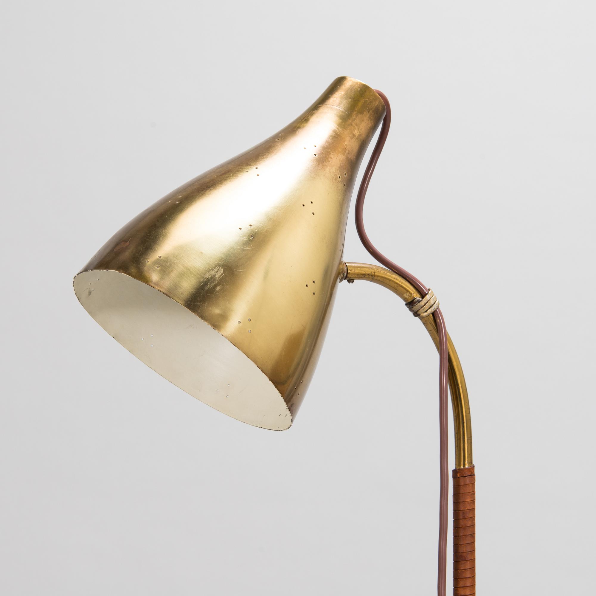 Paavo Tynell, golvlampa, modell 9607, Taito 1900-talets mitt.