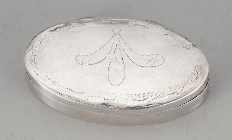 SNUSDOSA, silver, troligen Johan Petter Hörling i Enköping, 1817. Vikt ca 67 gram.
