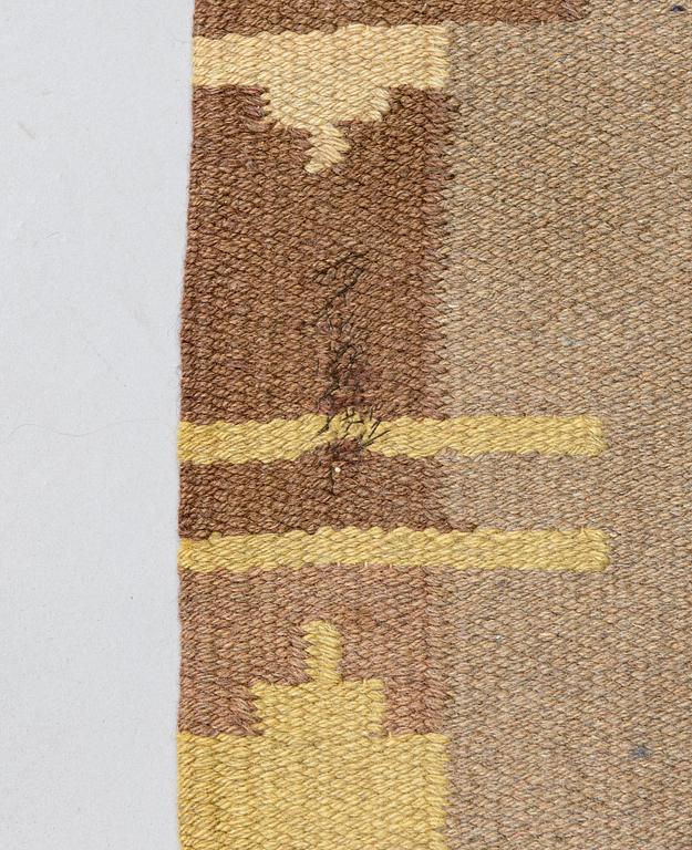 A 1930s Finnish flat weave carpet. Circa 300x190 cm.