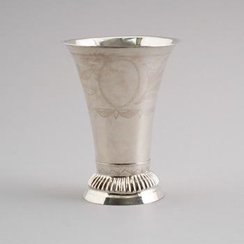 BÄGARE, silver, otydliga svenska stämplar, 1836. Vikt ca 92 gram.