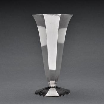 Wiwen Nilsson, an octogonal sterling bell shaped vase, Lund, Sweden 1941.