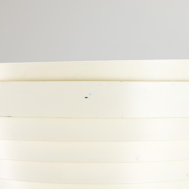 Alvar Aalto, 'Angel wing' model A 805 floor light manufactured by Valaisinpaja Oy, end of 20th century.
