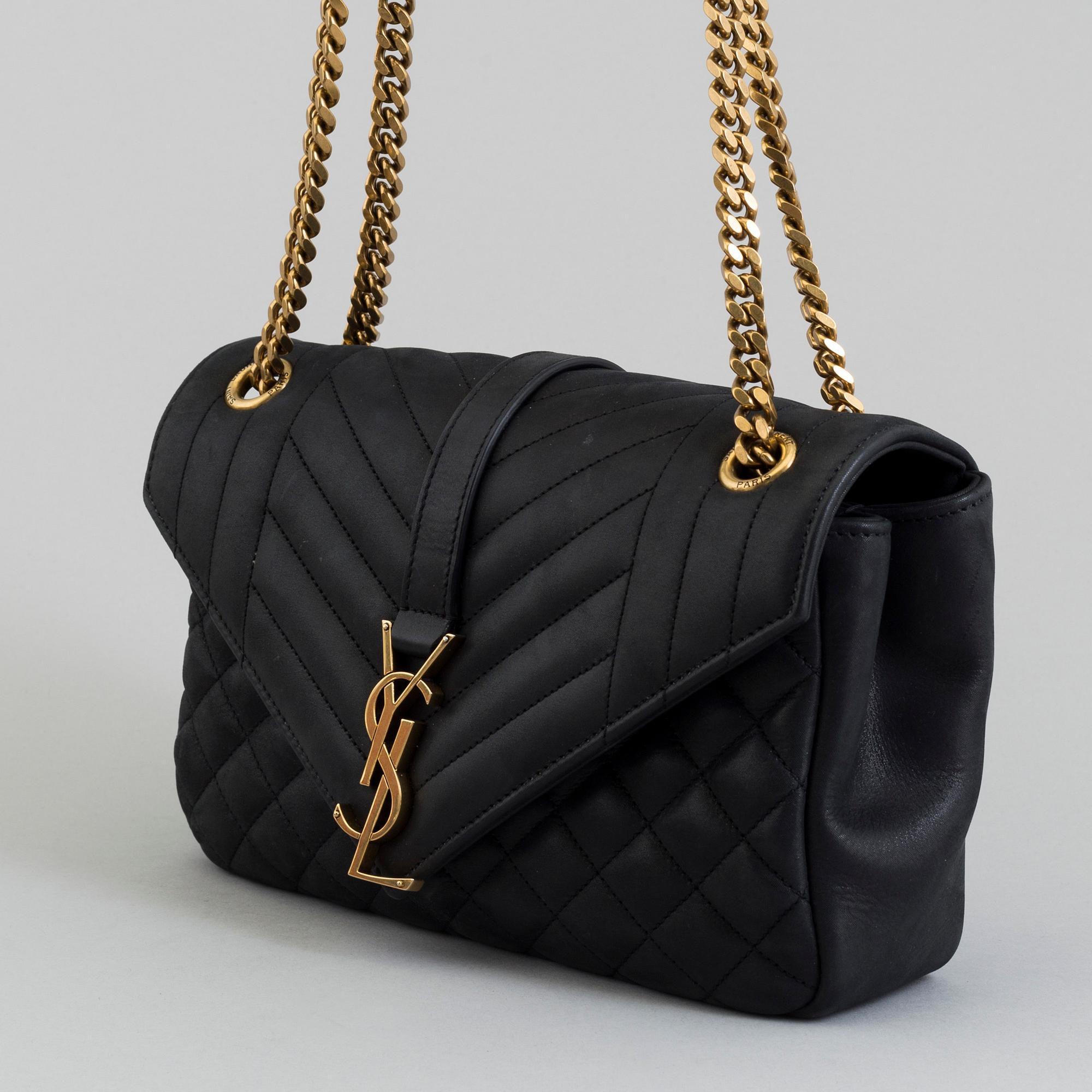 BAG Soft Envelope Bag by Yves Saint Laurent. Bukowskis