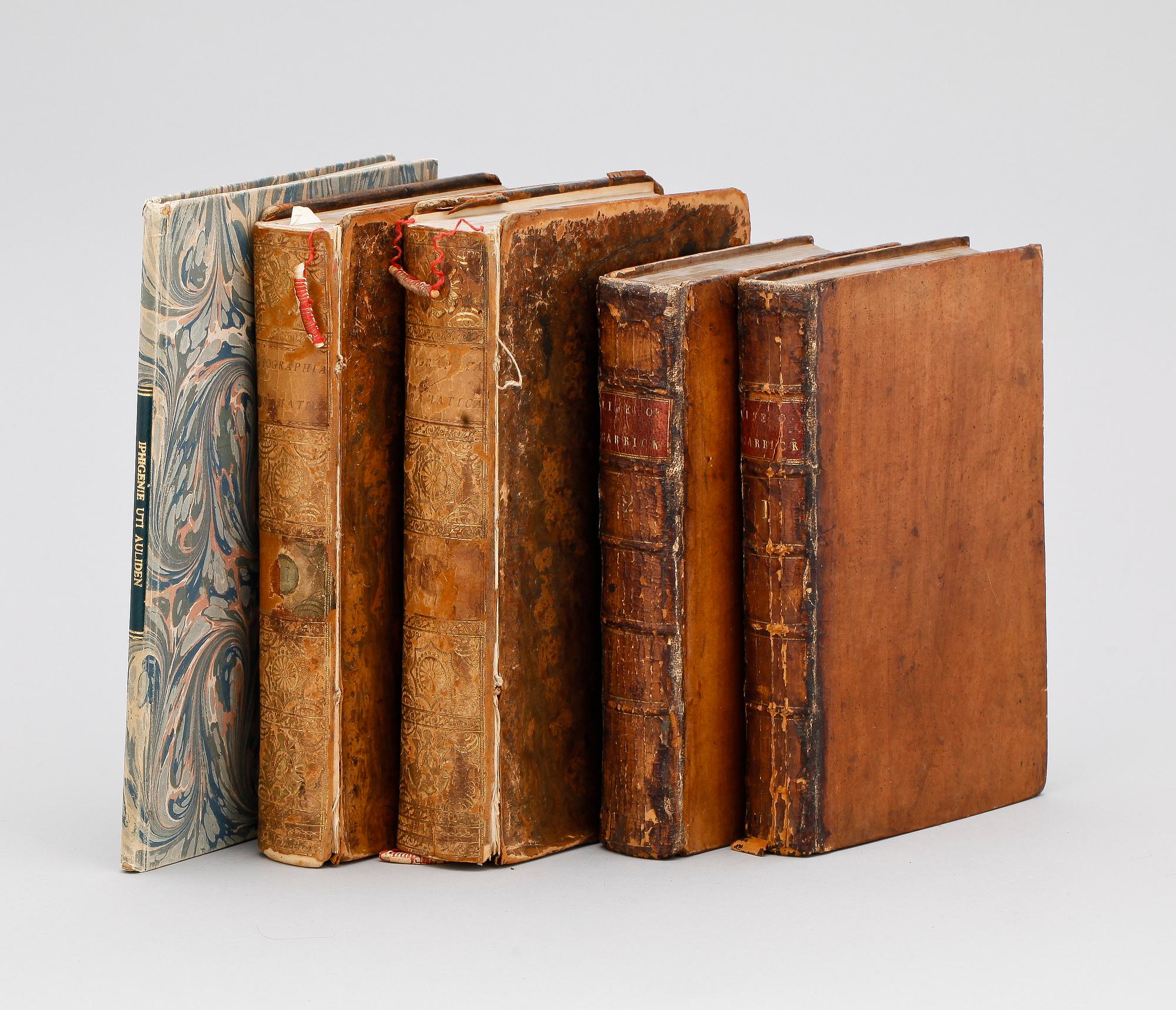 BÖCKER, 5 st, bla "Biographia dramatica or a companion to The Playhouse" I-II av David Erskine Baker, London 1782.