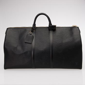 A BLACK EPI LEATHER KEEPALL 55 TRAVEL BAG.