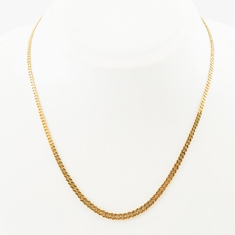 Necklace, 18K gold, weighing approximately 12.15 grams.