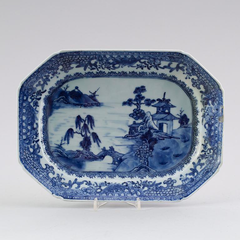 STEKFAT, porslin, Kina, Qianlong 1736-1795.