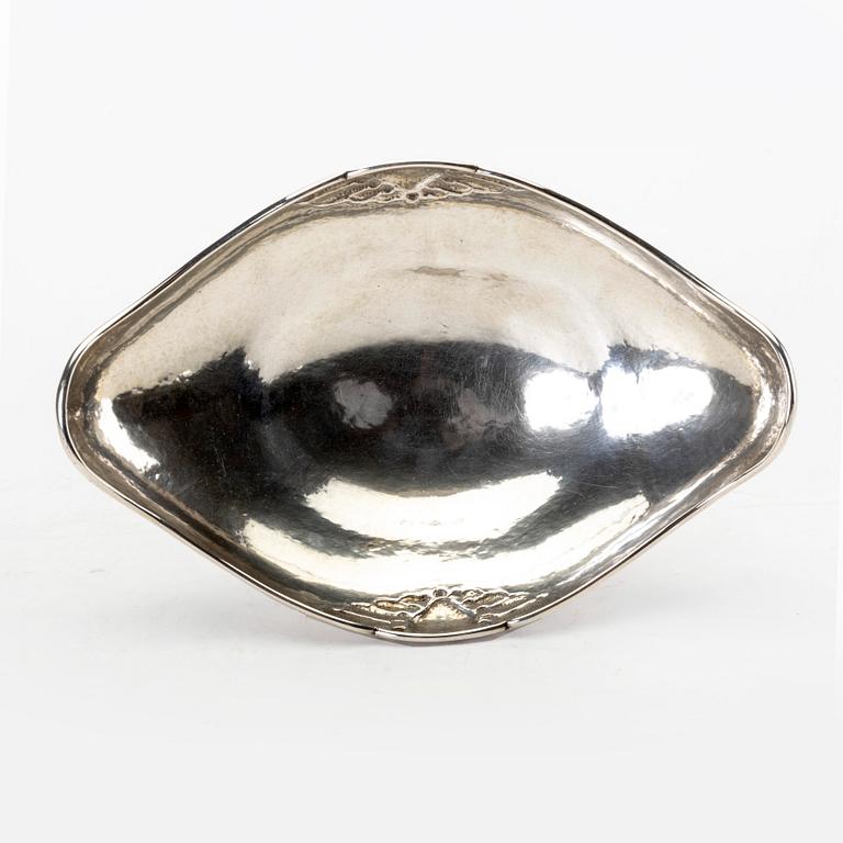 A Swedish 20th century silver bowl mark of C Sandberg ystad 1917, weight 366 grams.