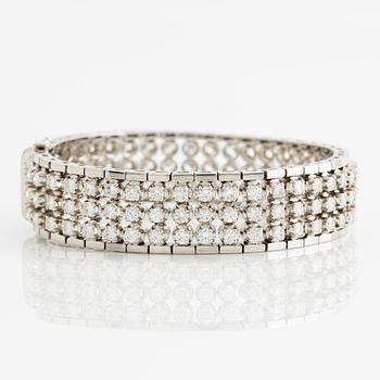 Bracelet 18K white gold with round brilliant-cut diamonds.