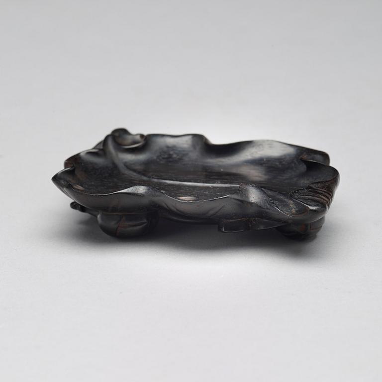 A zitan brush washer, Qing dynasty, circa 1900.