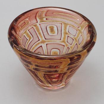 A Vicke Lindstrand glass bowl, Kosta 1950's.
