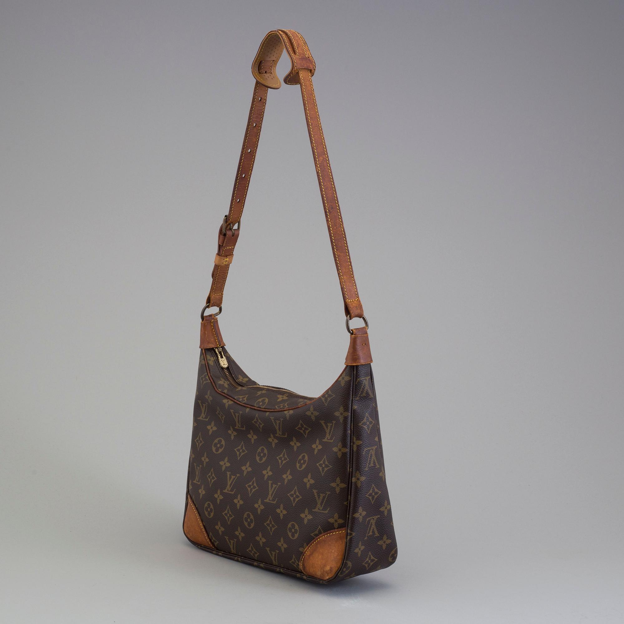 LOUIS VUITTON, "Boulogne" bag.