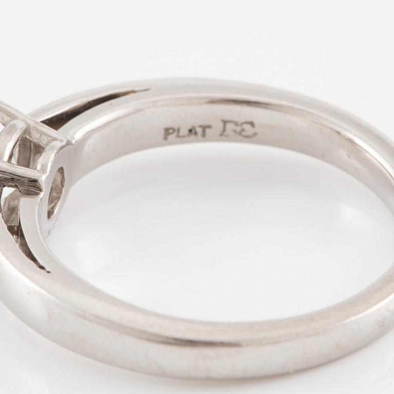 Ring, platinum with brilliant-cut diamond, approx. 0.70 ct.