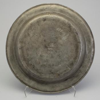 TENNFAT, 3 st. Otydliga stämplar, troligen Tyskland, 1700-tal/1800-talets början.