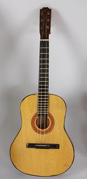 MINIATYRGITARR, och FIOL.