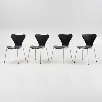 Arne Jacobsen, stolar, 4 st, "Sjuan", Fritz Hansen, Danmark, 2007.