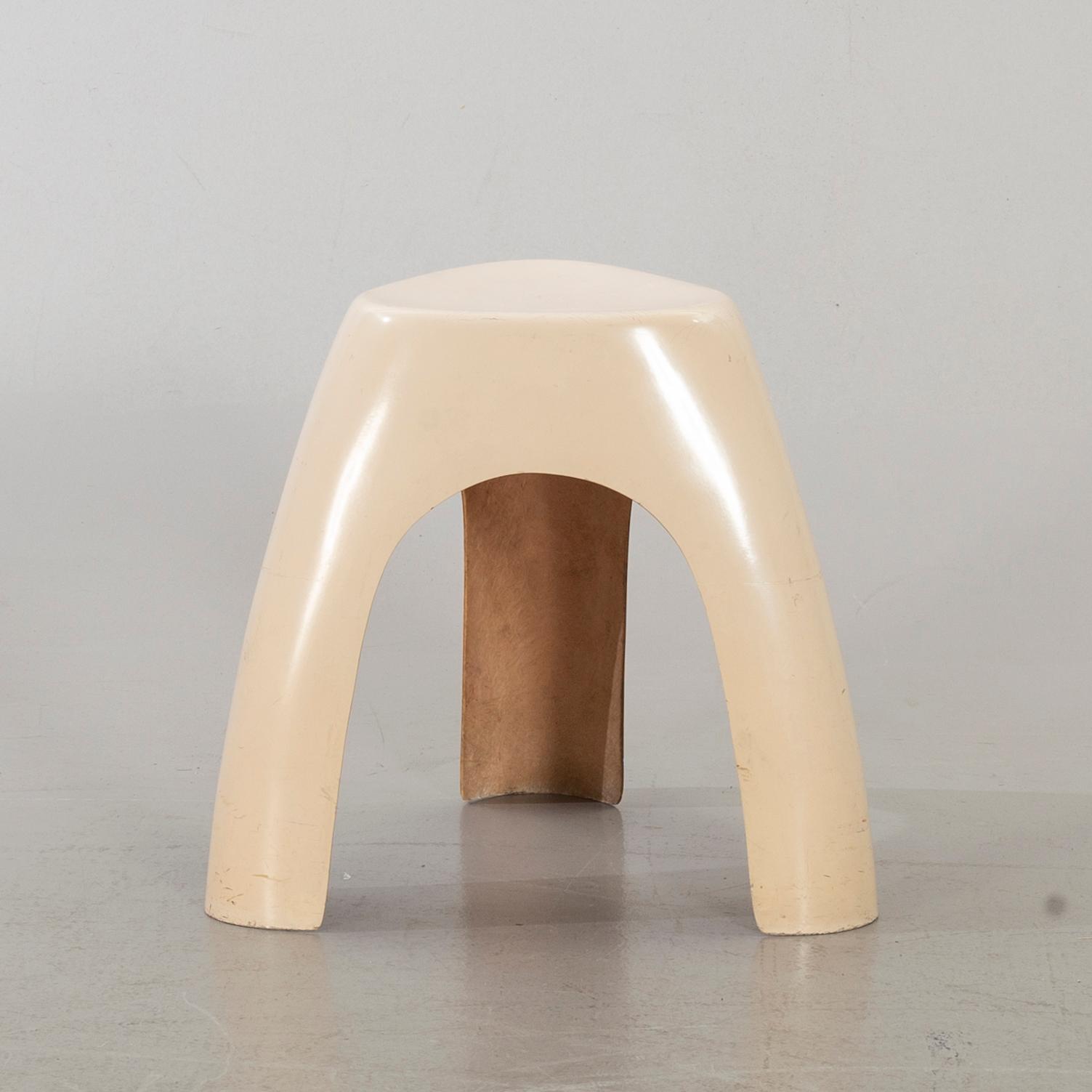 Sori Yanagi, attributed, Elephant Stool mid 20th century.