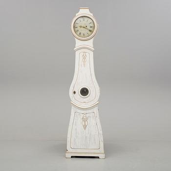 GOLVUR, 2 lod och pendel, Adam Basilier, Eskilstuna, verksam fram till 1782.