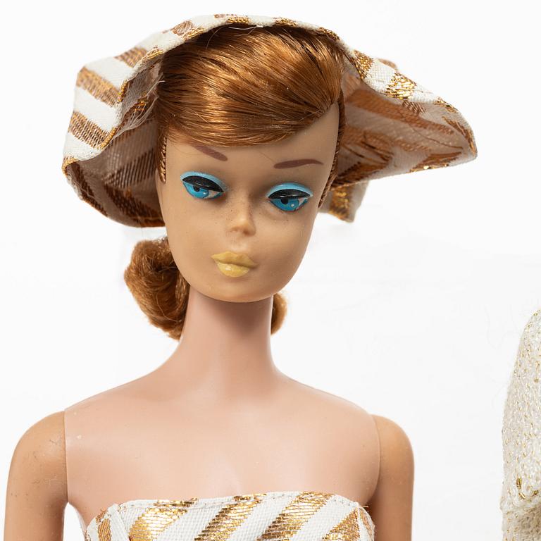 Barbiedockor, 3 st, samt kläder och accessoarer, Mattel, 1960-tal.