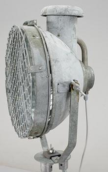 GOLVLAMPA, industri, omkring 1900-talets mitt.