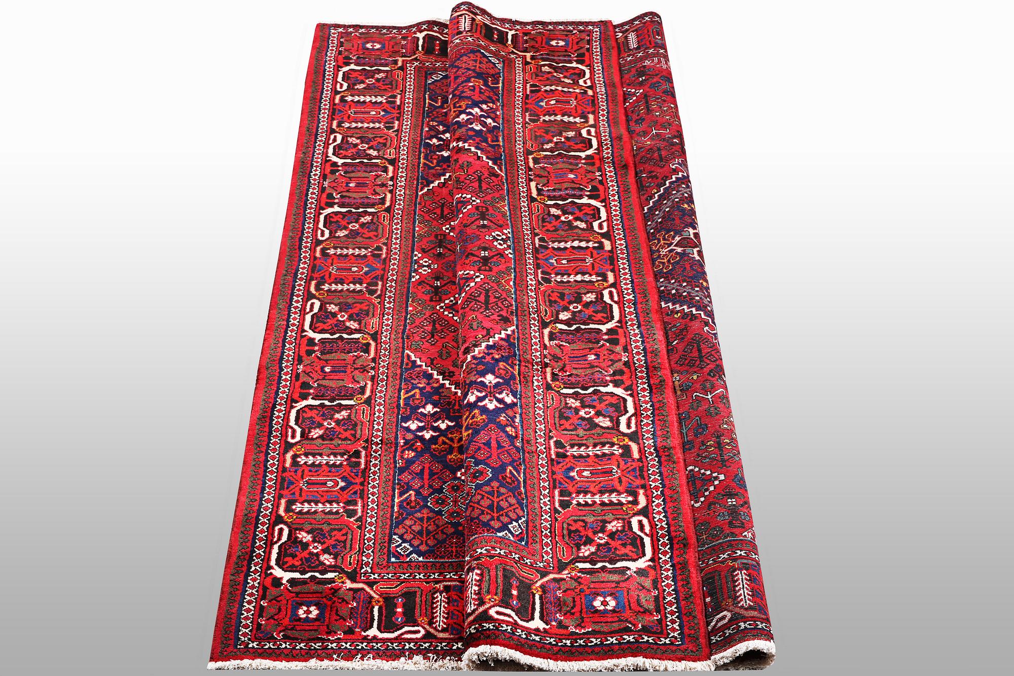 Carpet, Hosseinabad, ca 348 x 247 cm.