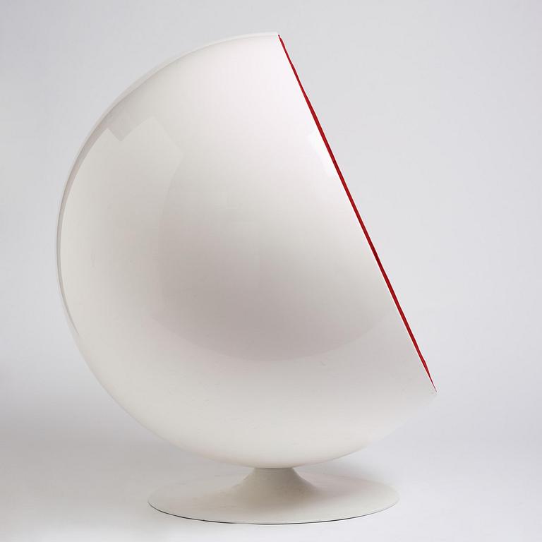 Eero Aarnio, a "Ball Chair", Adelta, Finland, post 1996.