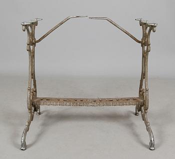 BORDSUNDERREDE, gjutjärn, 1900-talets början.