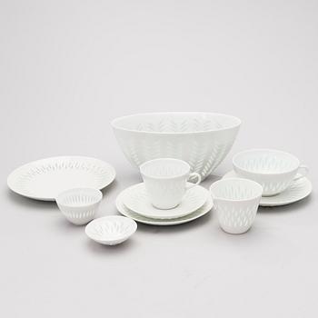 A 40-piece set of tableware in porcelain, signed F.H.Kj. Finland Arabia.