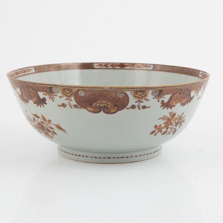 A rouge de fer bowl, Qing Dynasty, Qianlong (1736-95).