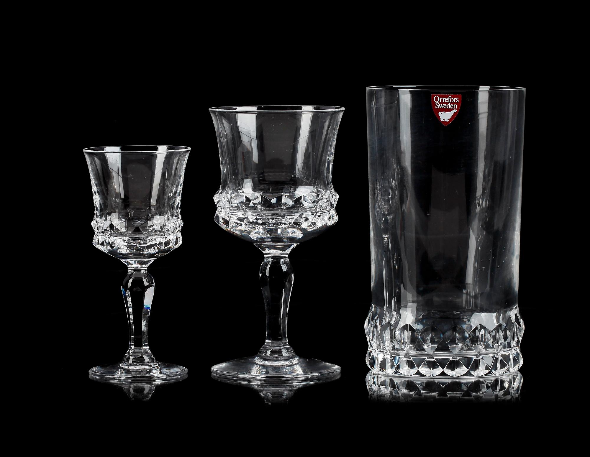 GLASSERVIS, 35 delar, "Silvia", Ingeborg Lundin, Orrefors, 1900-talets andra hälft.