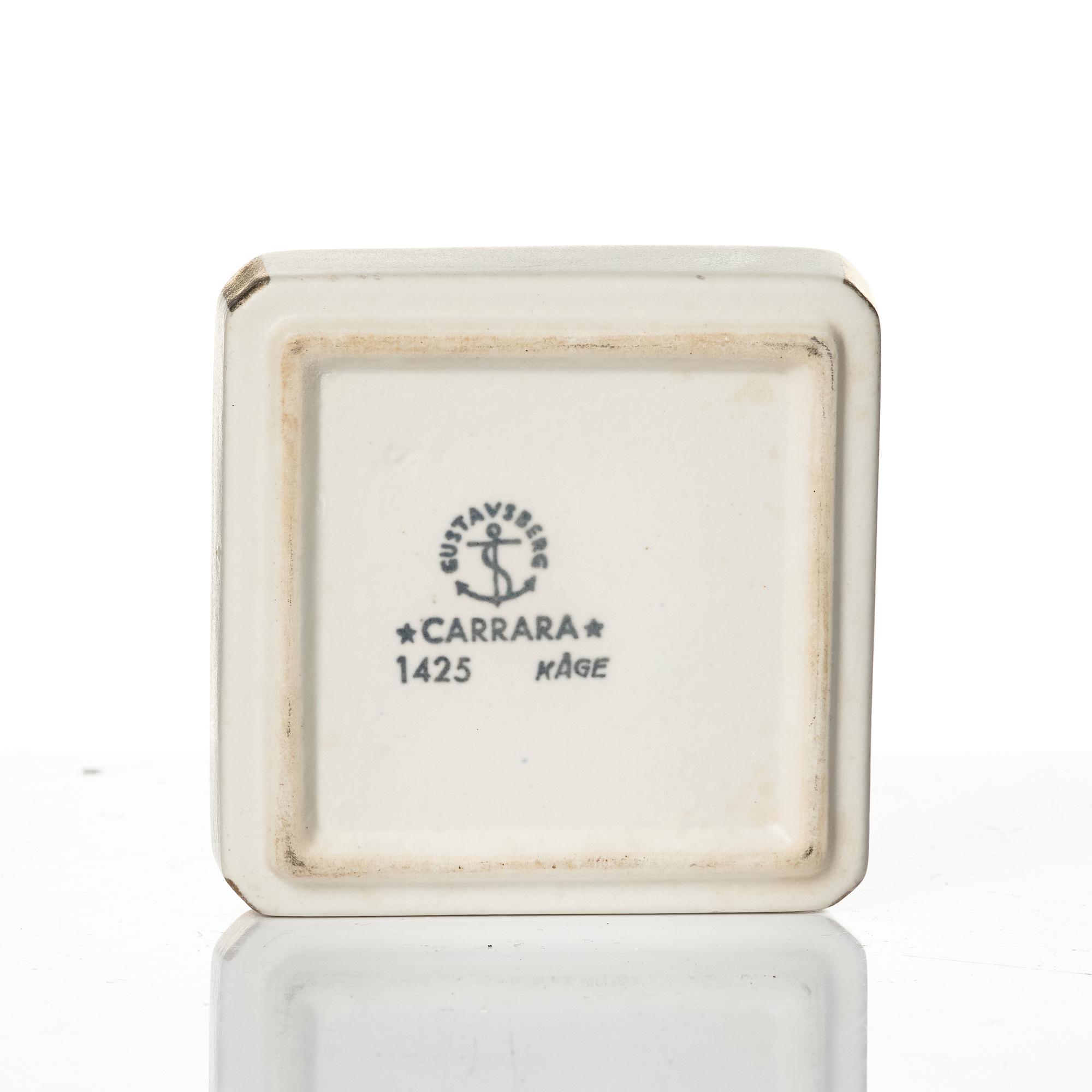 Wilhelm Kåge, 15 pieces of "Carrara" and "Gold Carrara" stoneware dishes, Gustavsberg, Sweden, 1930s/40s.