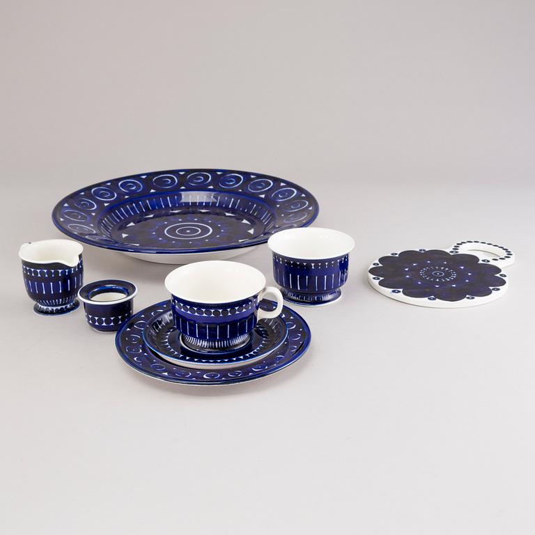 ULLA PROCOPÉ, A 21-piece 'Valencia' tea set for Arabia, Finland, 1970s.