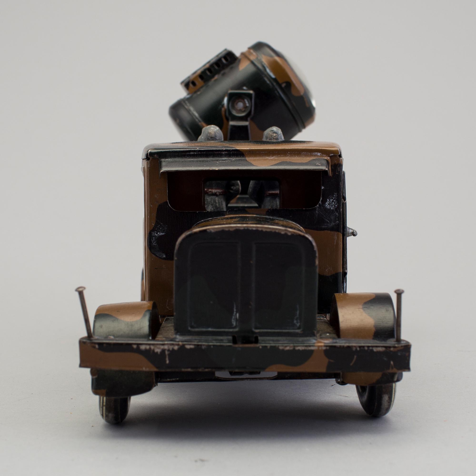 A tinplate Tipp & Co search light car, Germany, 1930/40s.