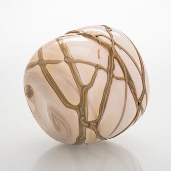 Heikki Orvola, A unique glass bowl, signed Heikki Orvola Nuutajärvi Notsjö, 1978/1979.