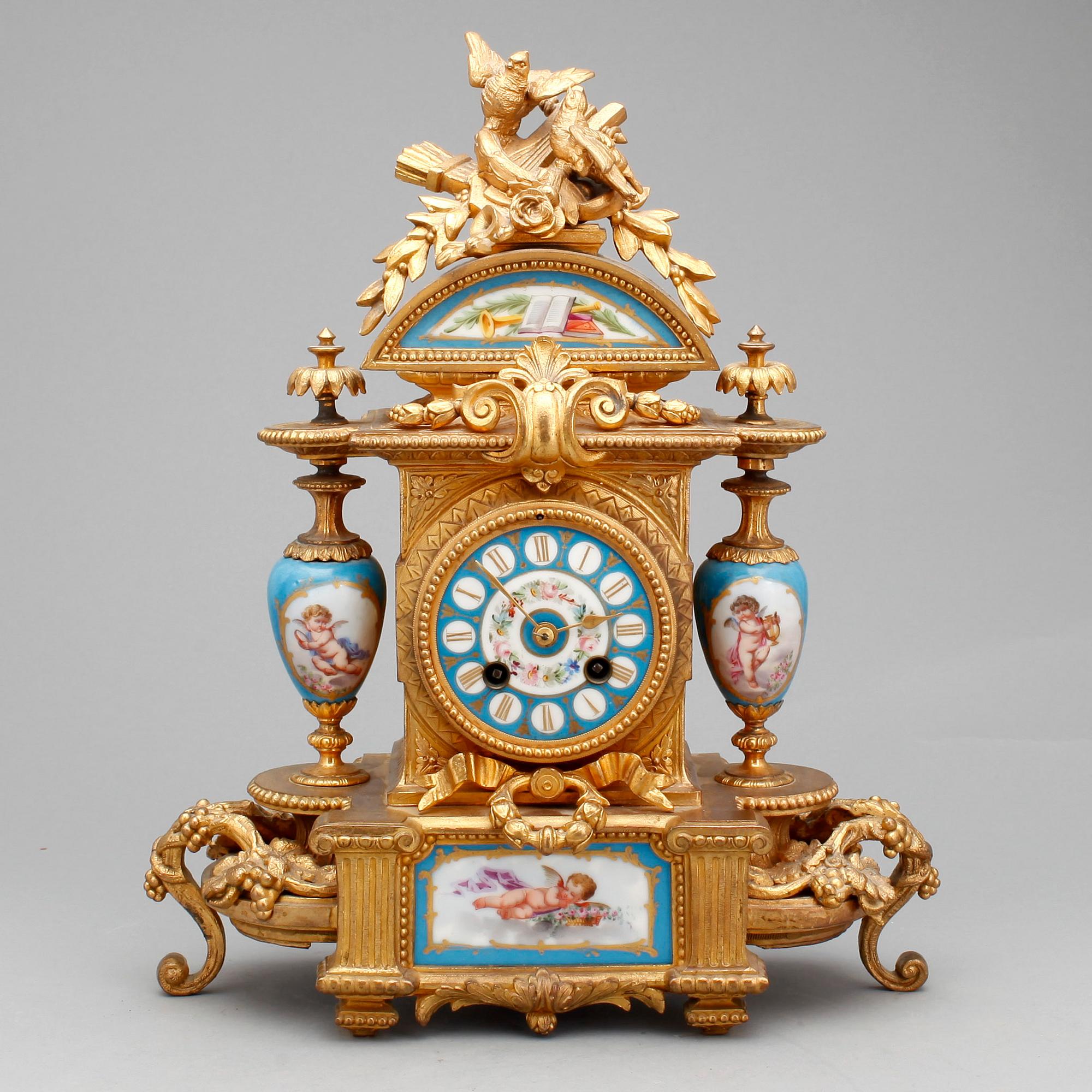 BORDSPENDYL, stämplad Pelmourey, 1800-talets slut.