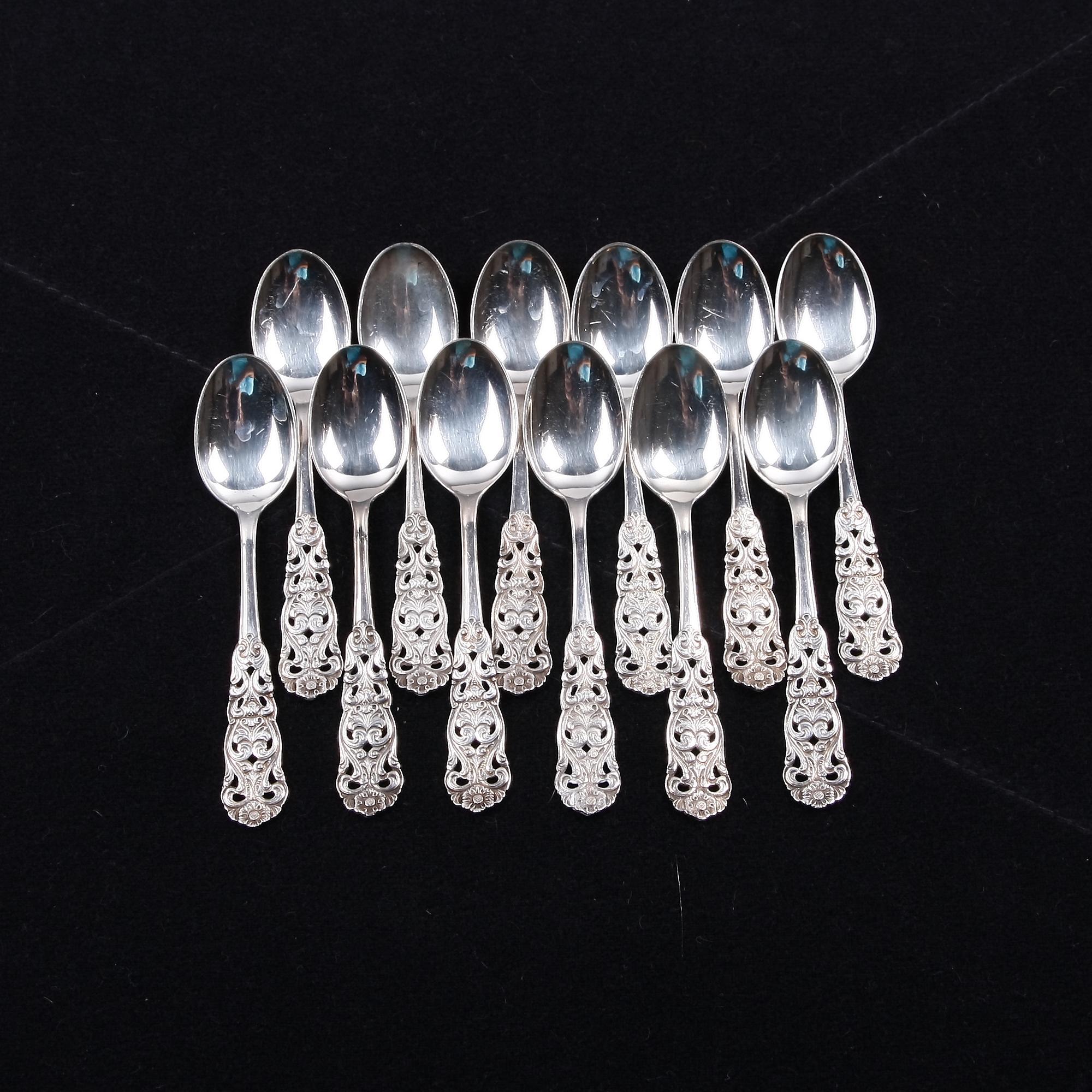 MOCCASKEDAR, 12 st, silver, importstämplar, 1900-tal. Ca 90 g.