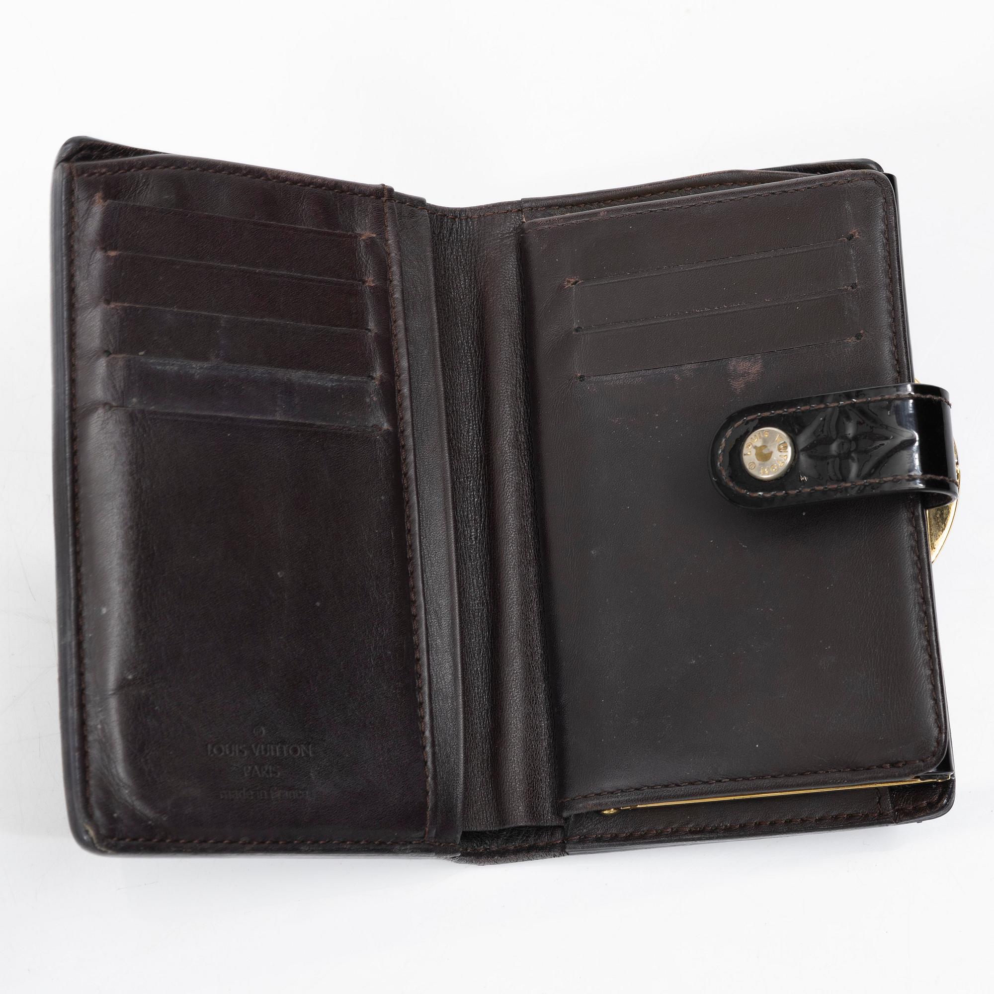 Louis Vuitton, Translation: "wallet".