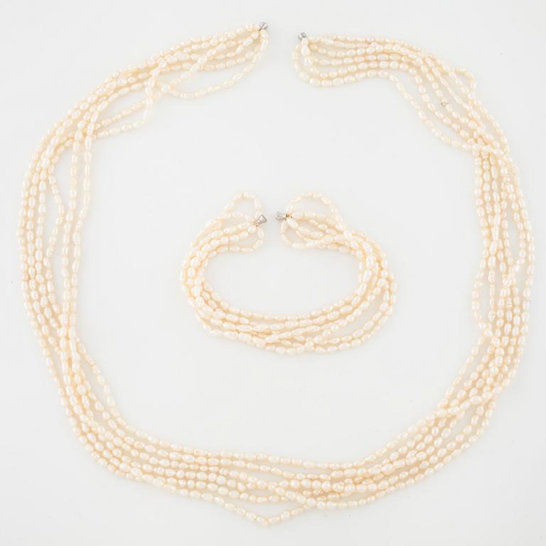 OLE LYNGGAARD,a cultured pearl necklace and bracelet.