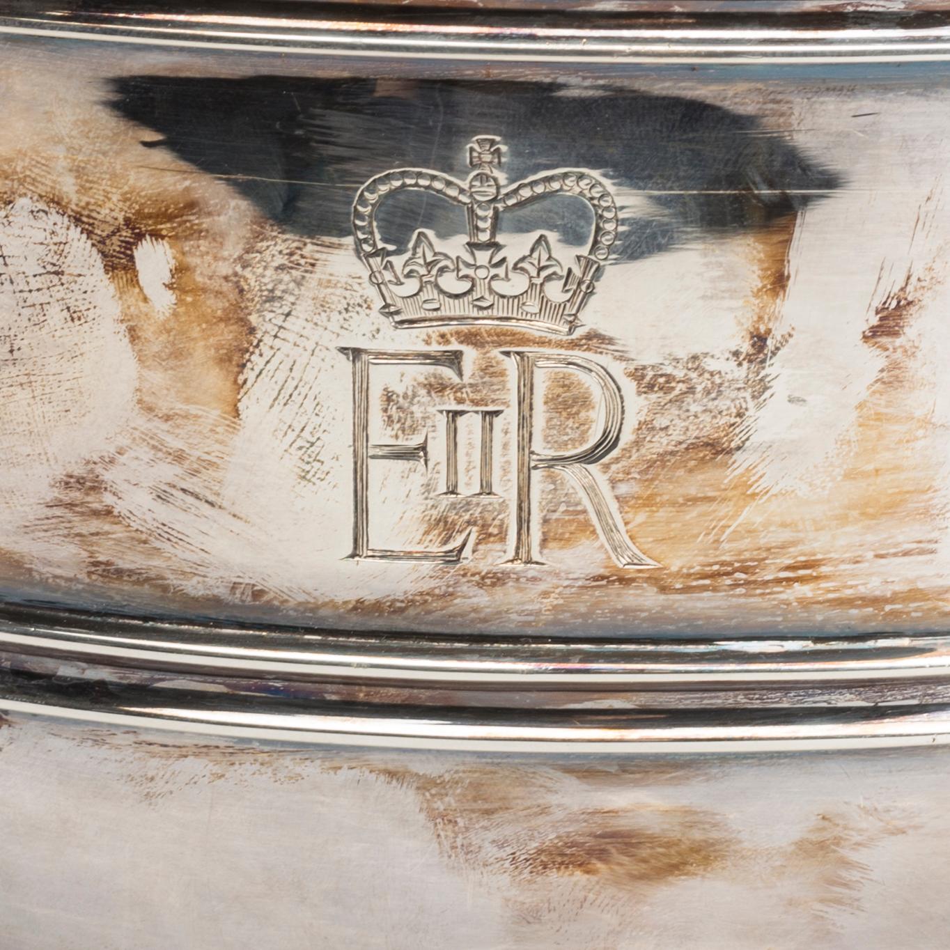 An English early 20th century silver bowl, mark of G & S Co Ltd London 1901.