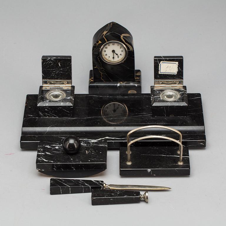 SKRIVBORDSUPPSATS, 6 delar, 1900-talets första hälft.