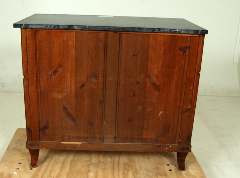 BYRÅ, gustaviansk stil. 1900-tal.