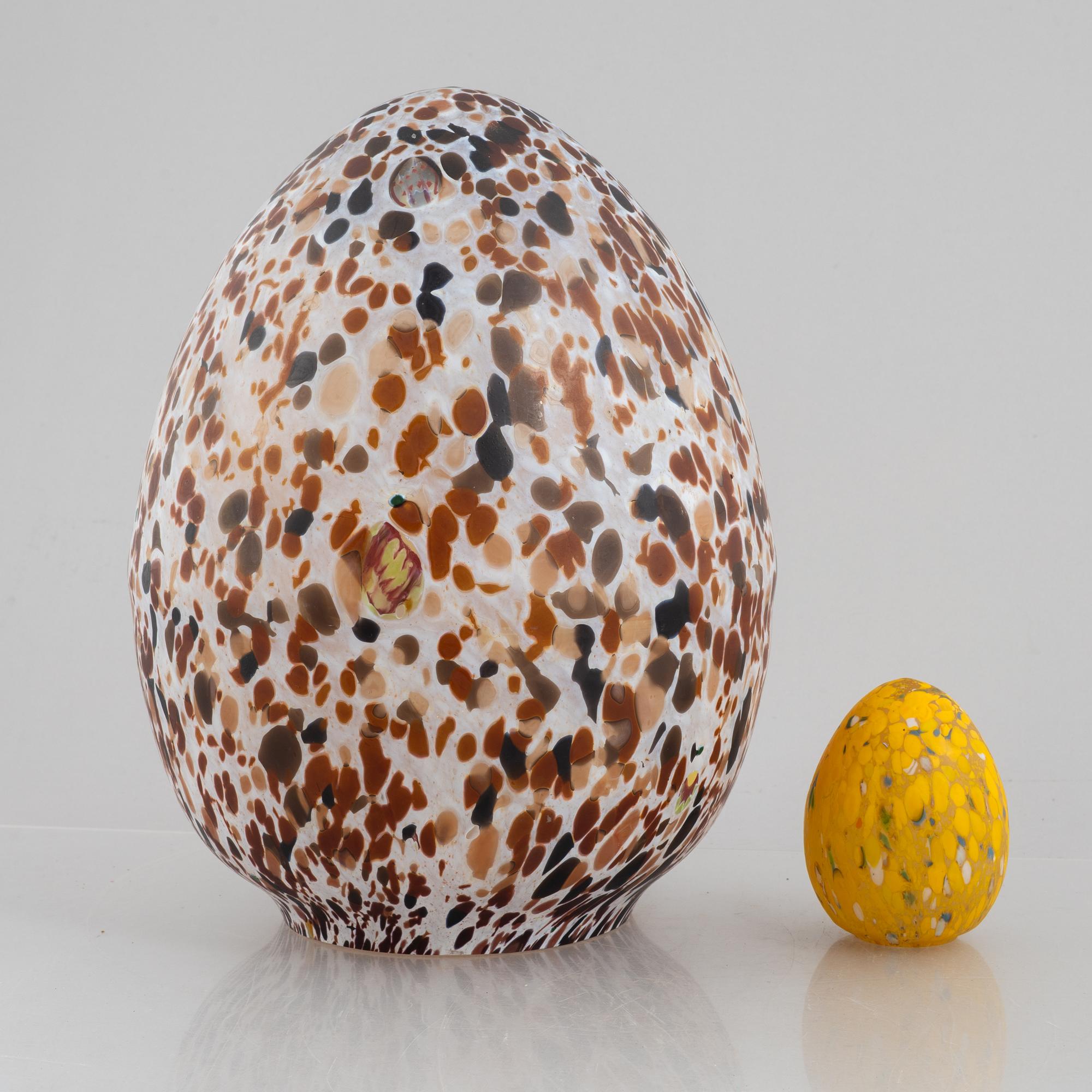 Monica Backström, two egg sculptures, Kosta, Sweden, second half of the 20th century.