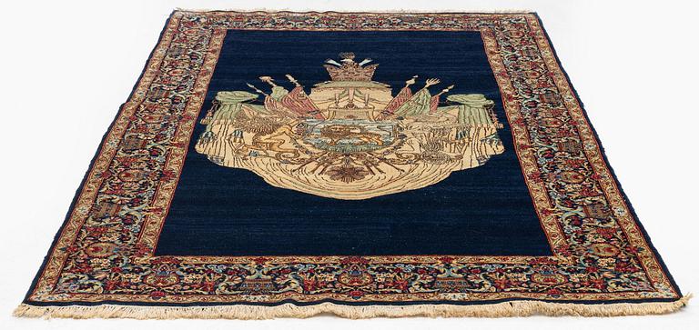 Matta, semiantik "Lion and Sun" Kirman, ca 243 x 144 cm.