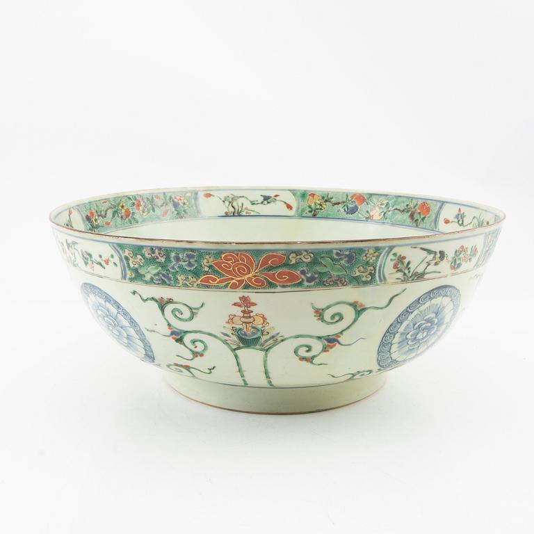 A famille verte punch bowl, Qing dynasty, 18th Century.