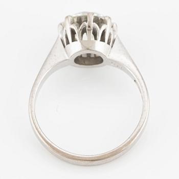 Ring, 18K white gold with a brilliant-cut diamond of 2.62 ct according to the engraving.