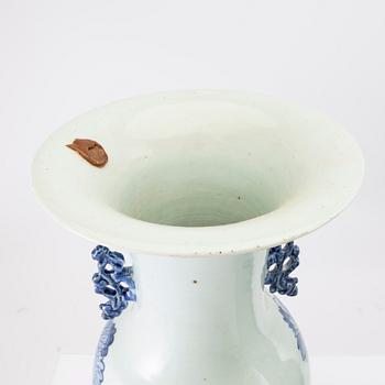 Two Chinese blue and white vases, 20th century.