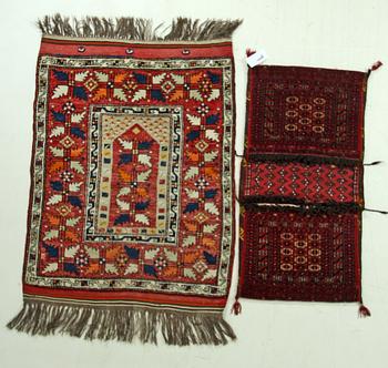 BÖNEMATTA och SADELVÄSKA, Kasak 127 x 96 resp Afghan, 109 x 57.