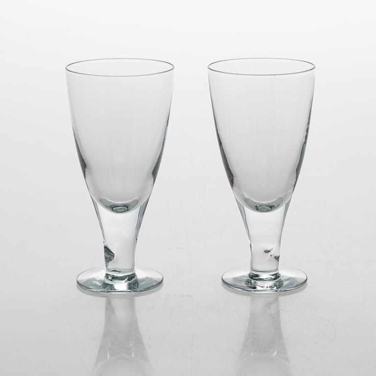 Gunnel Nyman, lasiston osia, 33 kpl, "GN 46", Nuutajärvi Notsjö. Tuotannossa 1949-1969.